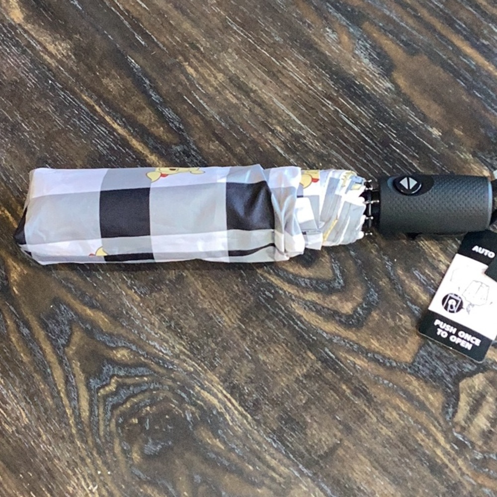 Winnie the Pooh Checkered Auto Open Umbrella